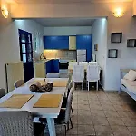 Semesterbostad Kounoupisea Holidays House με υπεροχη θεα στο πορτο χελι *